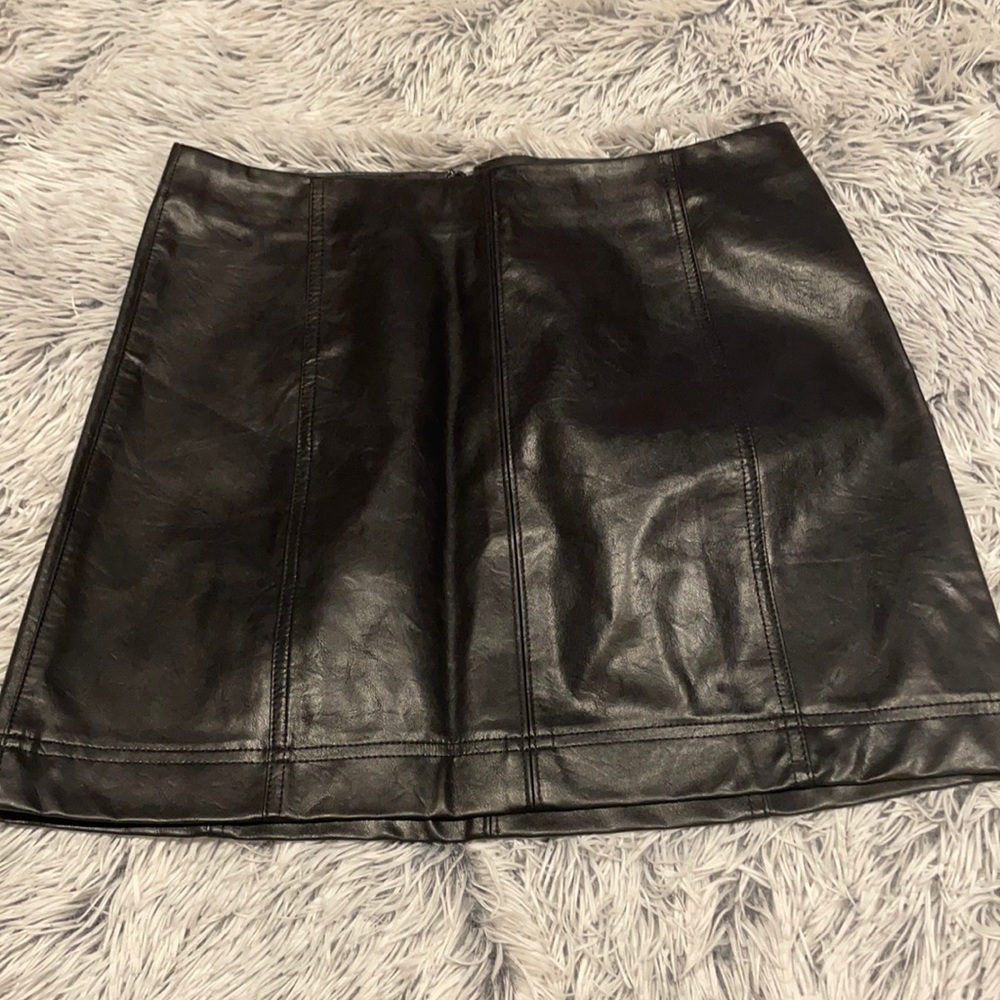 Faux leather mini skirt